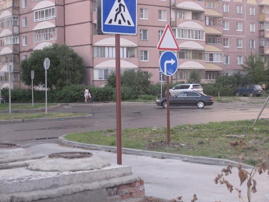 СТОП-ЛЯП | Вчера заметила такой знак на выезде из дворов за Макси на Ярославской huh 